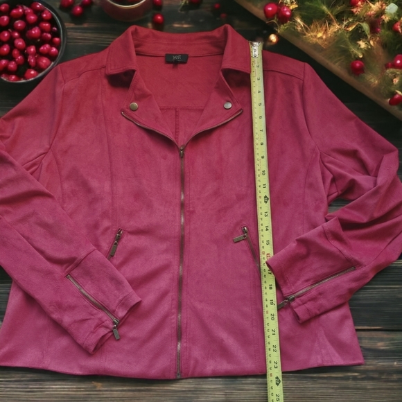 Yest | The Netherlands |  Super Soft Cranberry Blazer Jacket - Picture 4 of 8